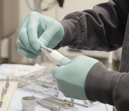 Acteon Group Piezotome CUBE – аппарат для костной хирургии с подсветкой